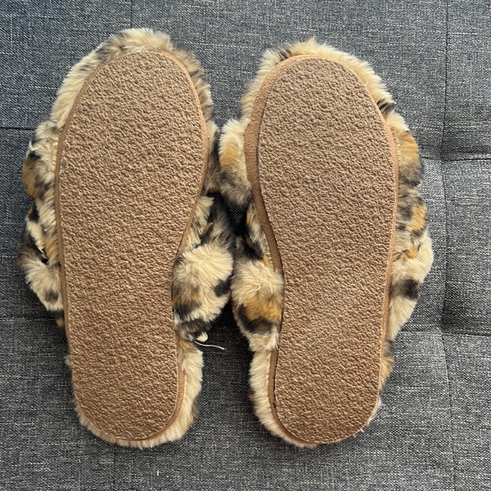 Madewell Women's Crisscross Slippers in Leopard Faux Fur sz 6 - Picture 5 of 10